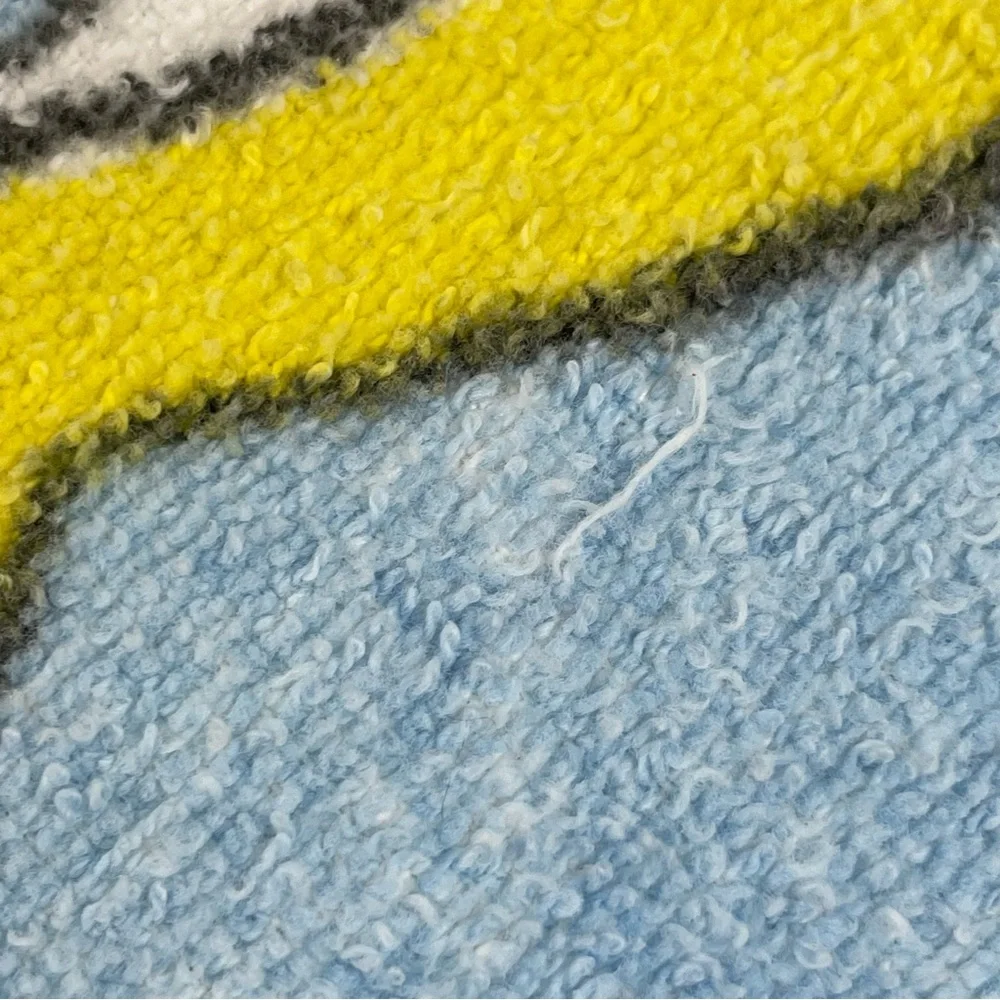 Vintage Tweety Bird Towel Child Size FLAWS Warner Bros. Sylvester Cat‎ Retro